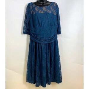 Kiyonna Women's Scalloped Luna Lace 3/4 Sleeve Midi Dress Size 1X